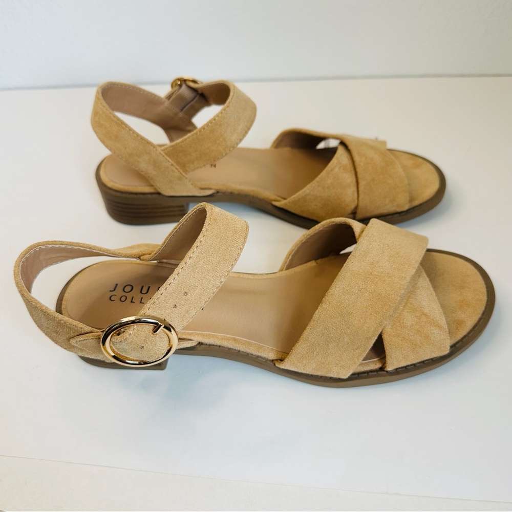 Journee Collection Tan Suede Sandals Size‎ 8
